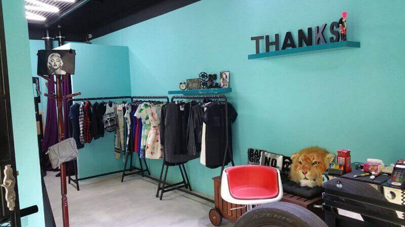 (Expired)HAIR SALON & BOUTIQUE (RARE HUGE UNIT IN TOWN WITH LOW RENTAL)