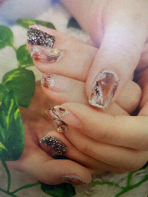 Profitable Facial Manicure Pedicure Salon For Takeover. Call 90083036