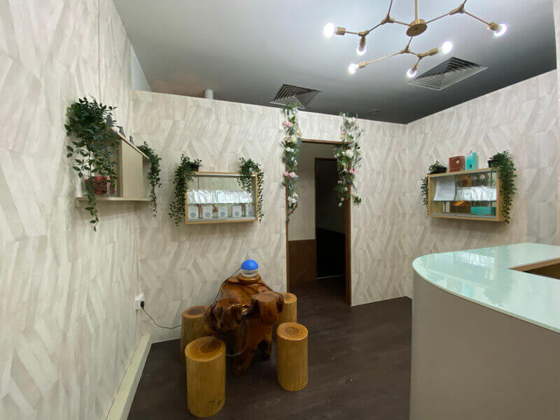(Sold) Newly Renovated Beauty Salon For Take Over. 5 Rooms + Bath