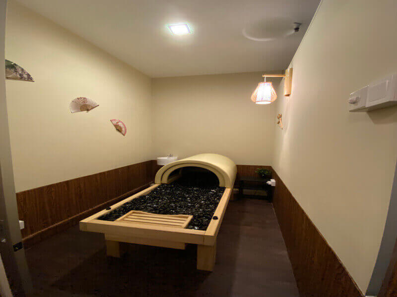 (Sold) Newly Renovated Beauty Salon For Take Over. 5 Rooms + Bath