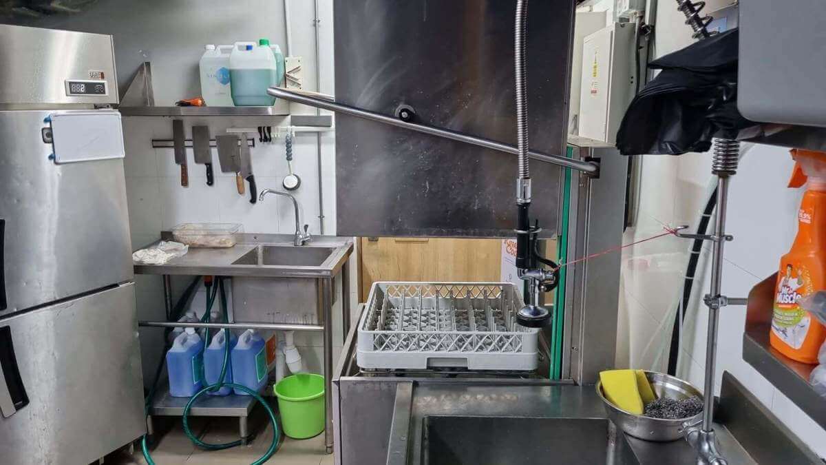 (Expired)Prime Location Bistro @ For Low Take Over Fee !