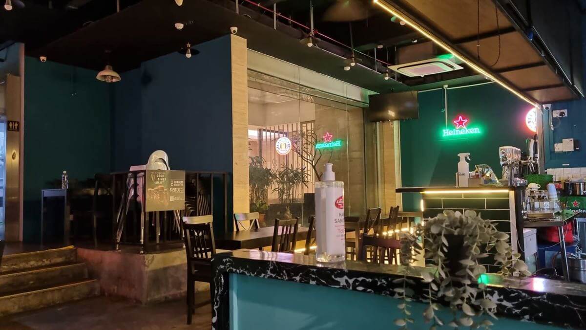 (Expired)Prime Location Bistro @ For Low Take Over Fee !