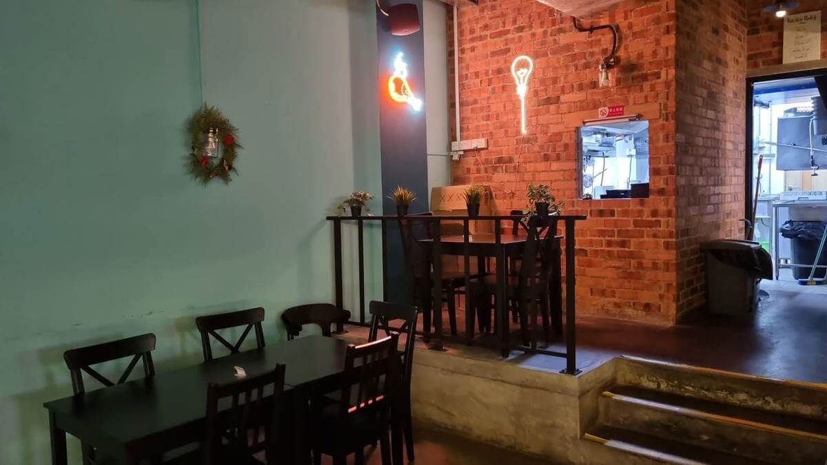 (Expired)Prime Location Bistro @ For Low Take Over Fee !