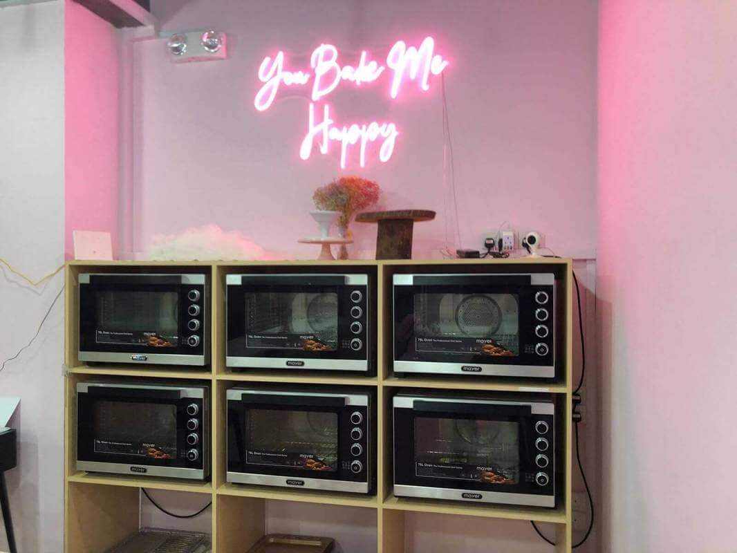 (Expired)Selling Fully Equipped Bakery, Big Enough To Conduct Baking Class As Well. Cheap Rental