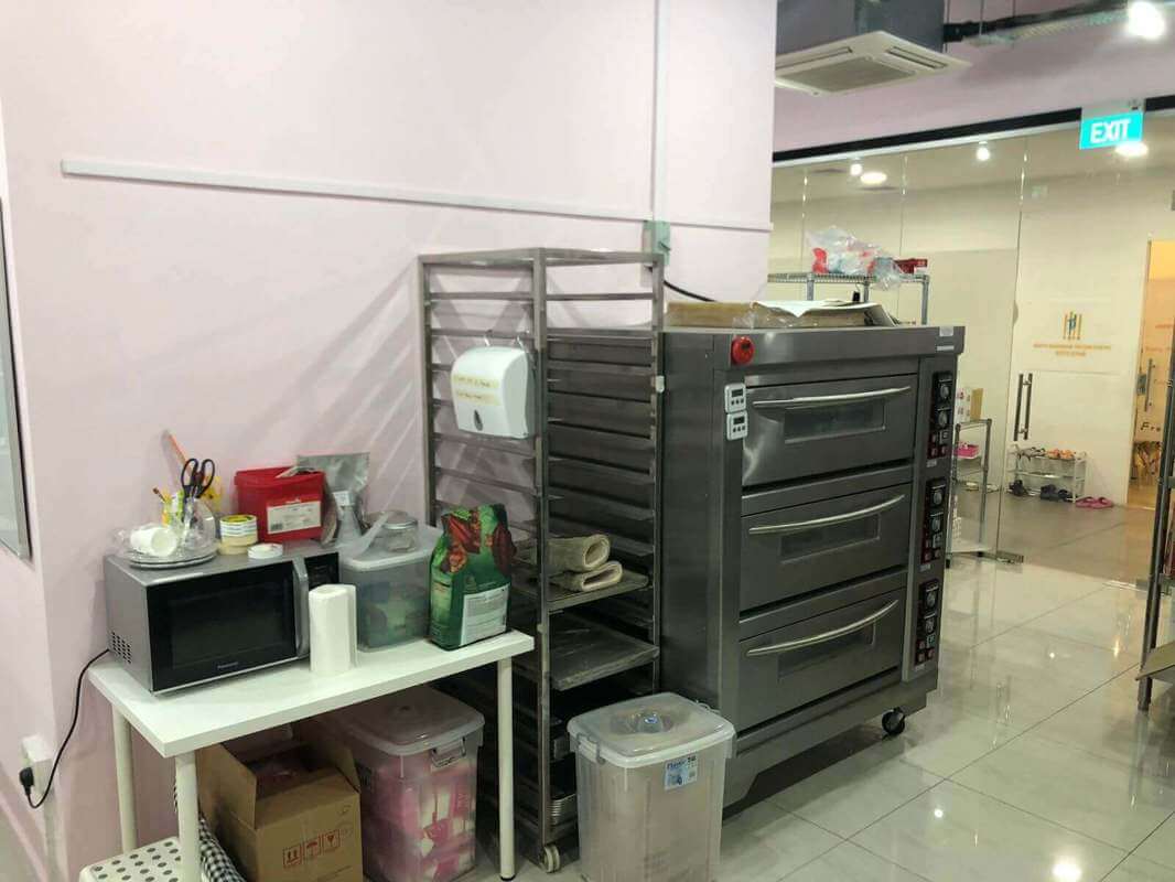 (Expired)Selling Fully Equipped Bakery, Big Enough To Conduct Baking Class As Well. Cheap Rental