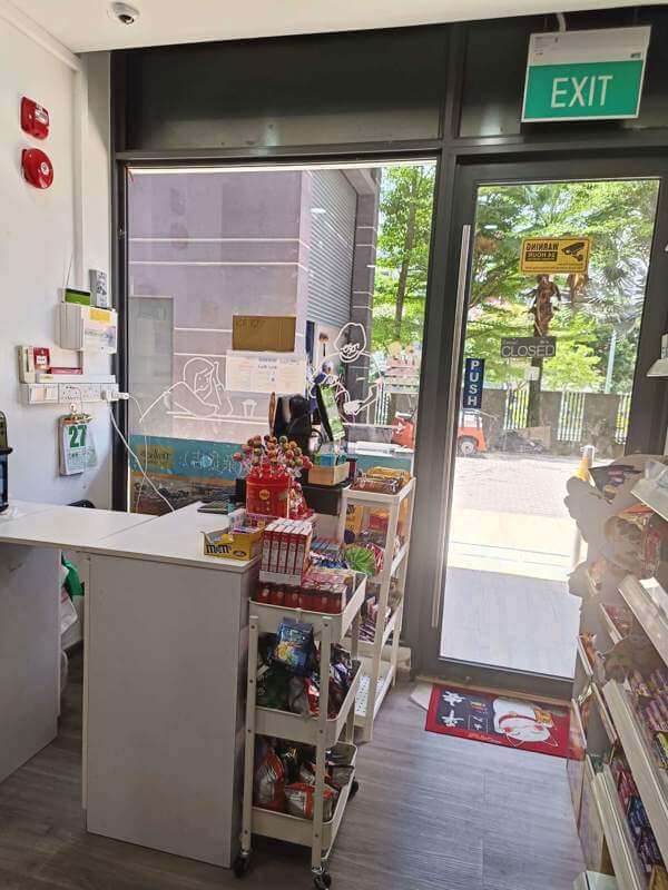 (On Hold)Condo Mini Mart To Take Over