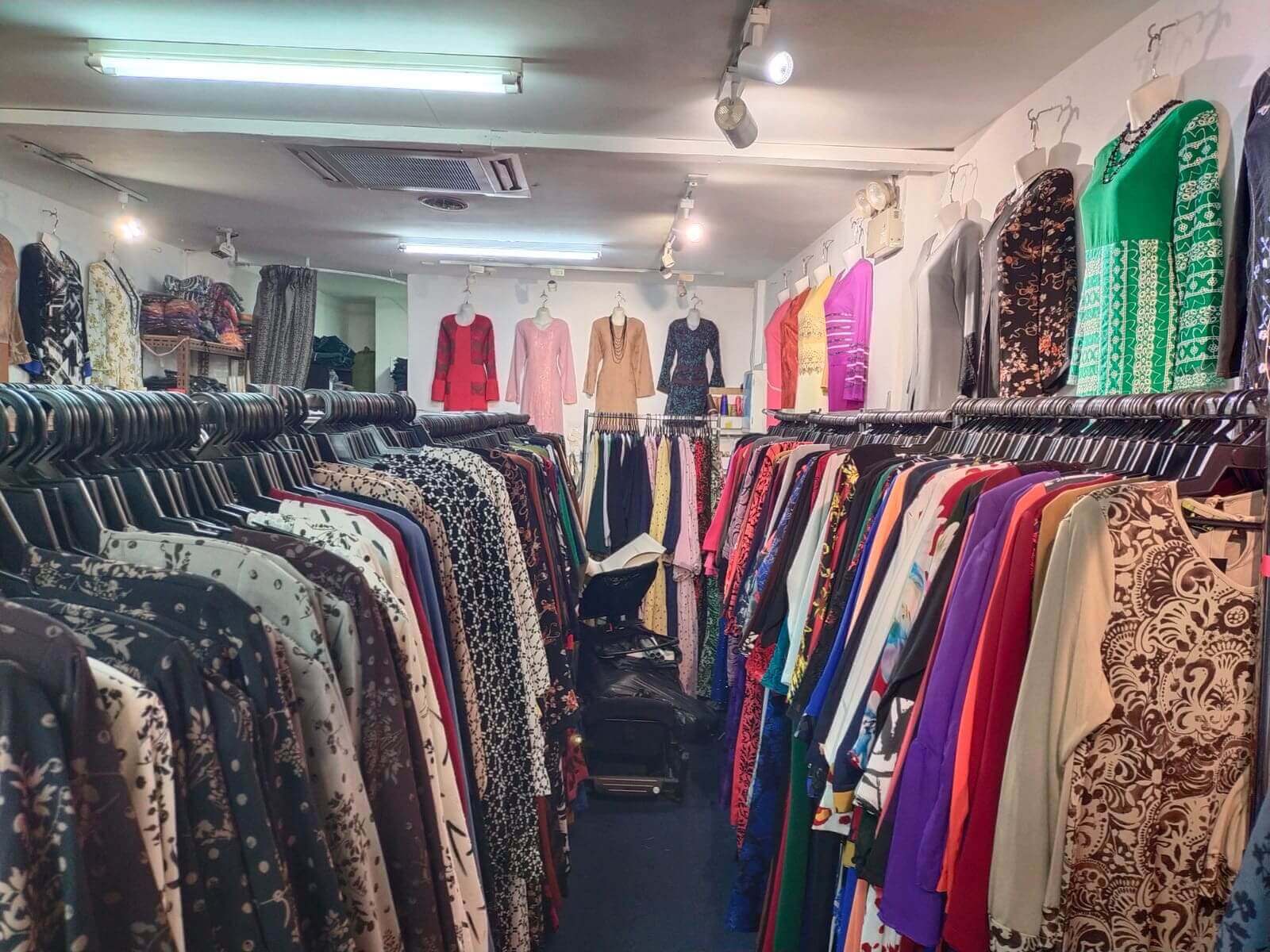 (Over 22 Years) Renowned Malay Fashion Apparel Takeover