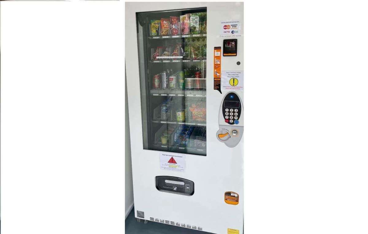 (Expired)Food, Snacks & Advertainment-Space Business Along Busy Commercial Street For Sale. Sell With Asset.