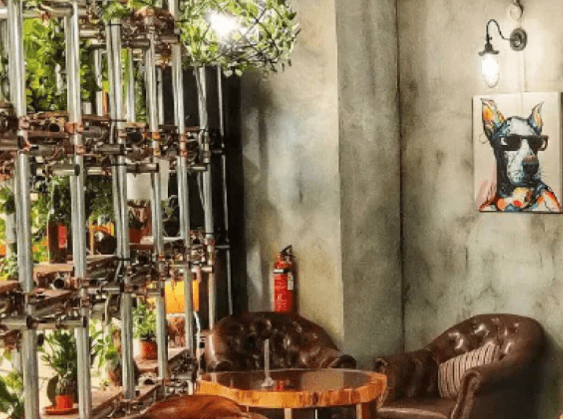 (On Hold)【出售/转让】乌节路网红cafe餐厅 ｜离地orchard铁站5分钟｜可直接接手营业 ｜ 可换招牌 ｜ 租金比市场低