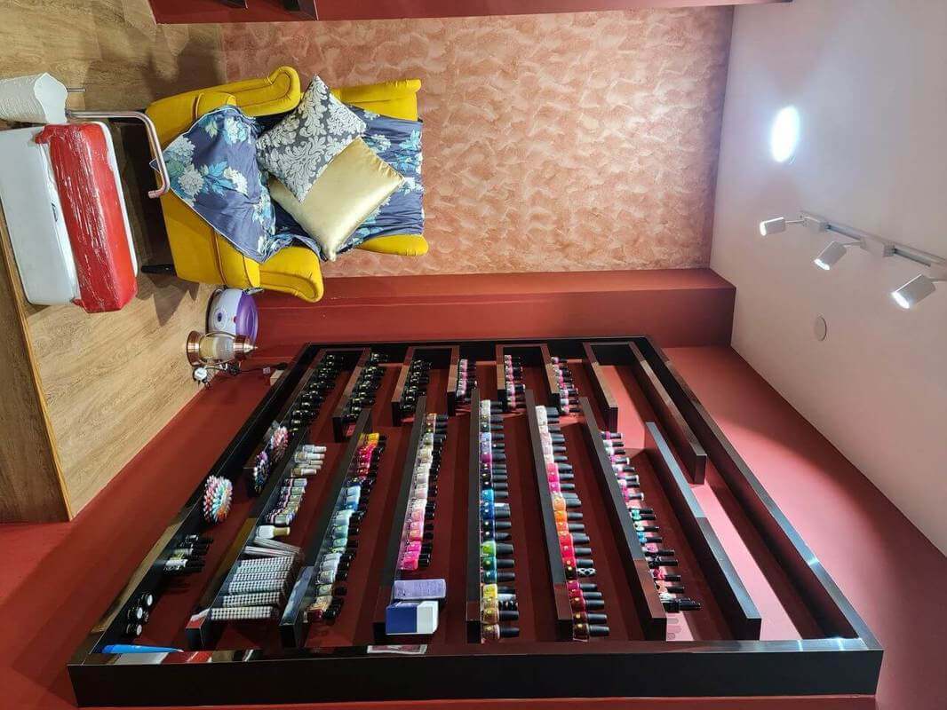 (Expired)Takeover Nicely Renovated Beauty Salon Only