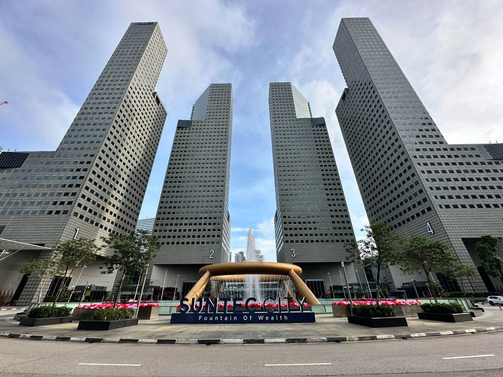 Office For Sale In Suntec City Towers