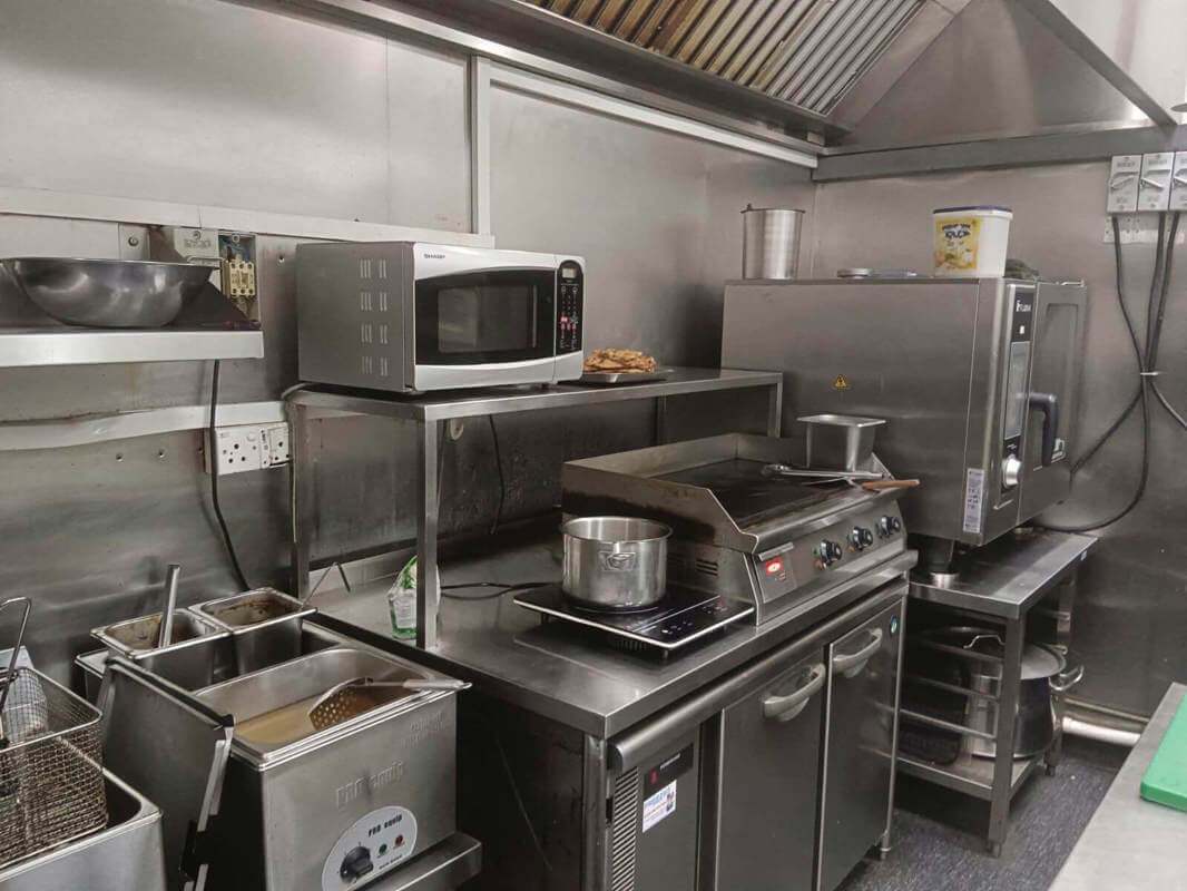 (Expired)Favorite & Running Fusion Restaurant (Western + Indian) In High-Profile Office Building!