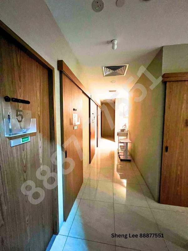 (Expired)HARBOURFRONT / VIVO Beauty Salon (Crowded And Good Frontage)