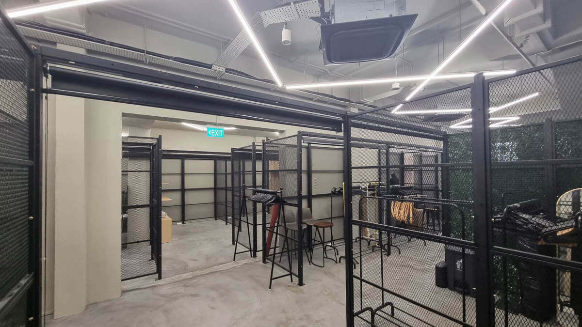 Office, dancing, martial arts dancing Space