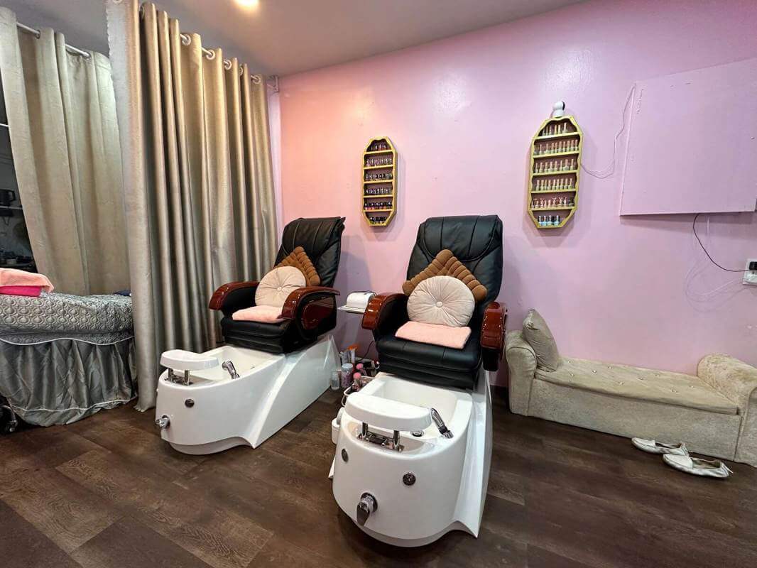 (Expired)Rare Beauty & Nail (Half Shop) Near Whampoa Market For Takeover