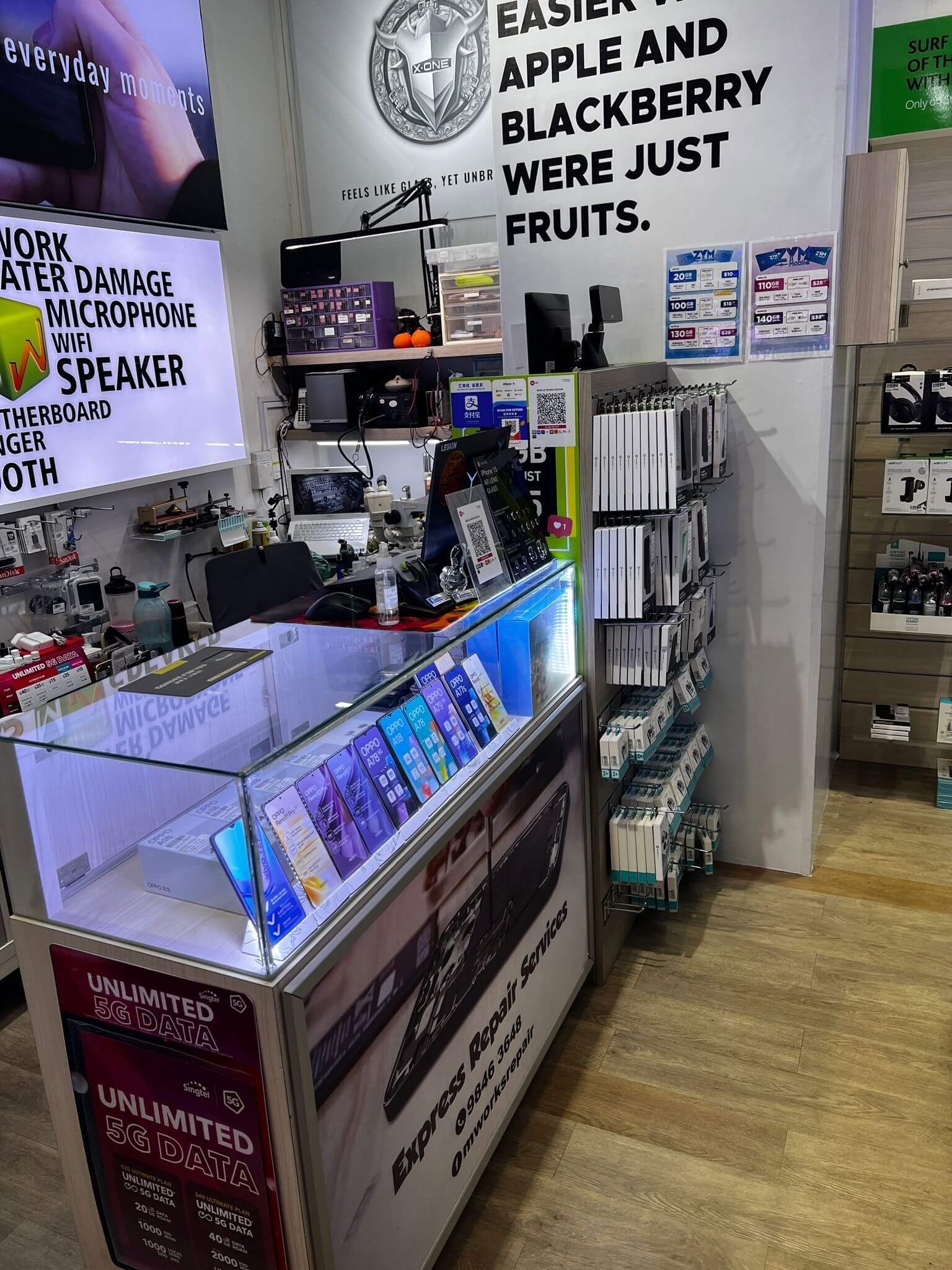Mobile Accessories/Phone Repair Store For Takeover (in Shopping mall Level #1)