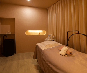 (Expired)Beautifully Renovated And Popular Beauty Clinic Looking For Entrepreneur/Takeover