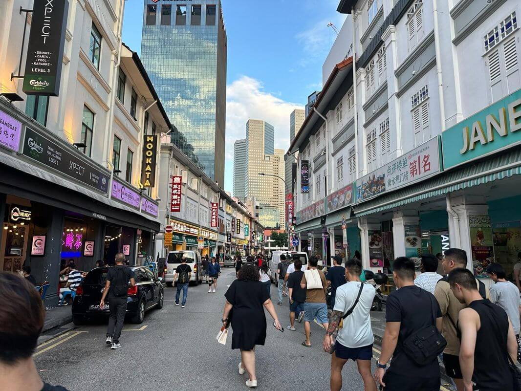 (Expired)F&B For Takeover In A Super Prime Location In Bugis. 武吉士超级黄金地段餐饮空间转让！