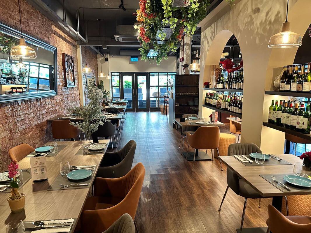 (Expired)Fully Fitted Modern Fusion F&B For Takeover In River Valley / 位于里峇峇利现代融合餐厅转让