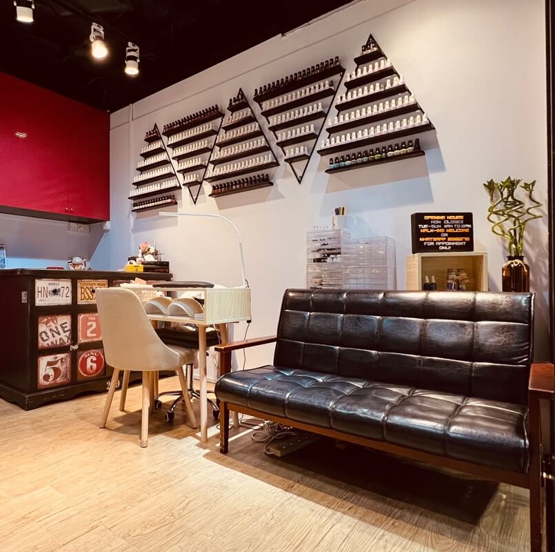 (Expired)Vantage Nail & Eye Lashes Salon Takeover (included all the products and equipments)