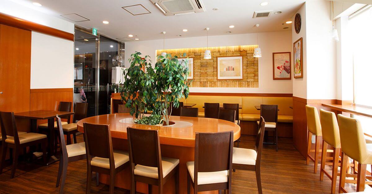 Well Established Hotel Cafe In Popular Tourist & Business Area In Tokyo (Ueno)