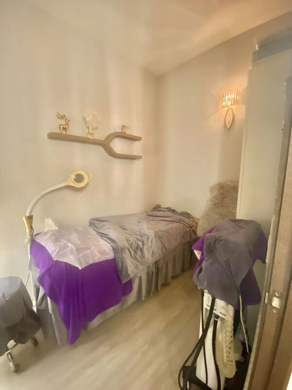 (Expired)Ang Mo Kio Ground Floor Beauty Salon For Takeover