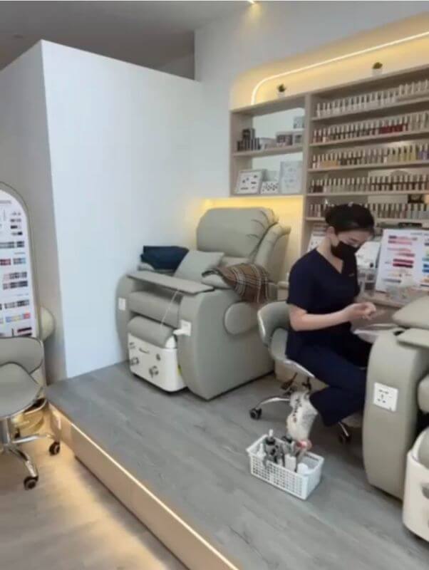 (Expired) Ground Floor Beauty Salon/Aesthetics Clinic In Town for Takeover at S$10,000 Clarke Quay MRT