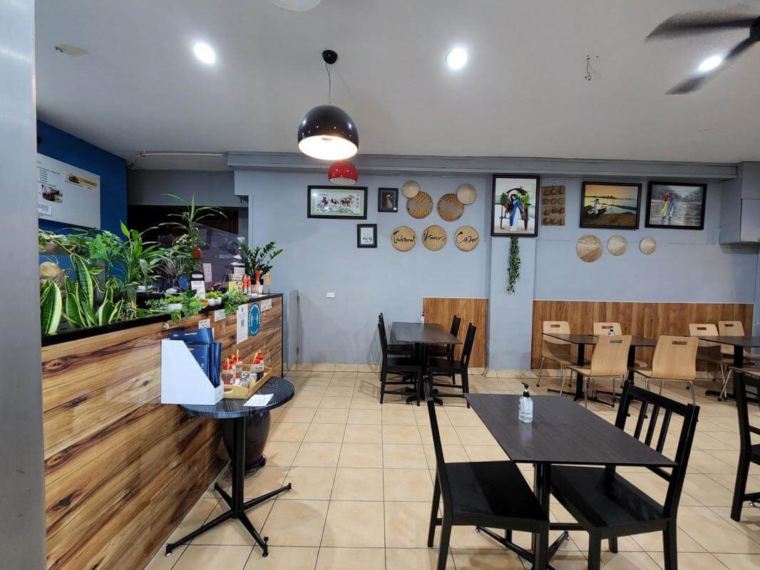 VERY POPULAR Restaurant! Local Favourite in Great Location. Well-Established.