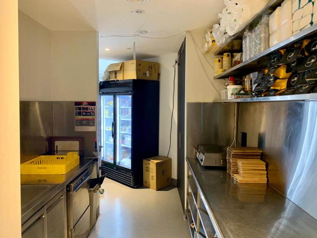 Cafe in Spencer Street Melbourne CBD - total walk in price!