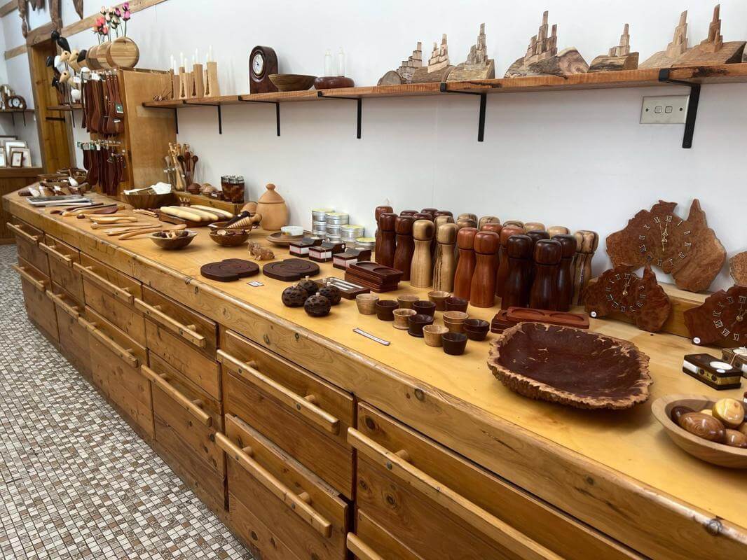 Long-Established Wooden Retail Business in Scenic Kangaroo Valley - Your Dream Business Awaits!