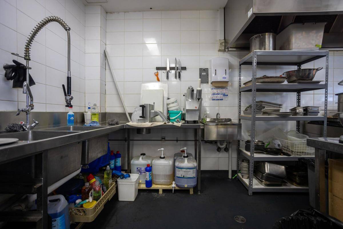 PROFITABLE 5 DAY SANDWICH SHOP