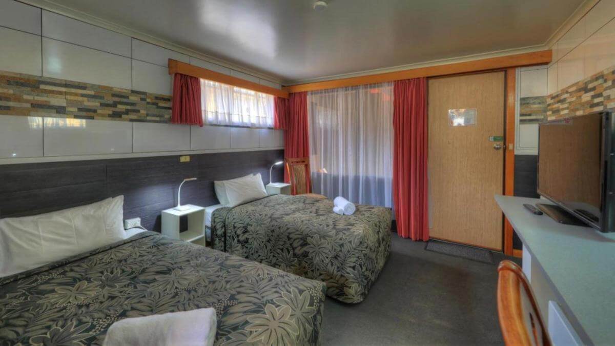 24 Room FHGC Best value Tasmanian Motel $1,250,000 negotiable