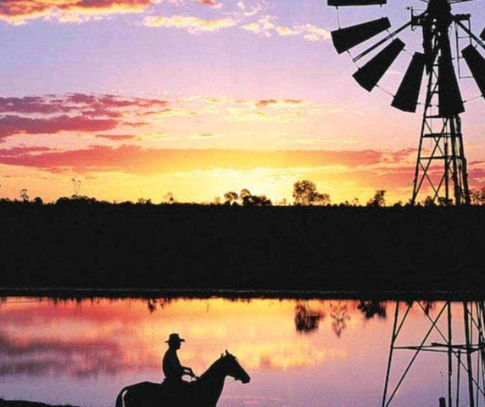 Printing of Clothing & Souvenirs, eCommerce Magazine & Post Office