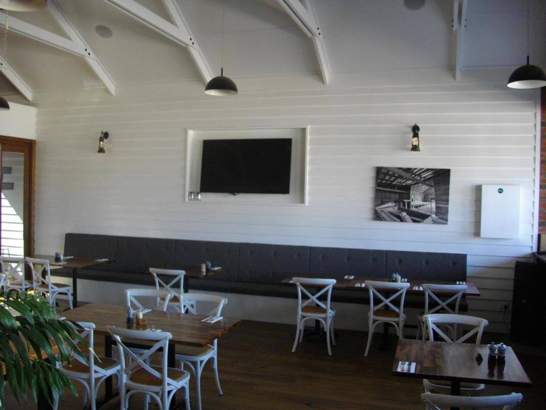 UNIQUE HERITAGE STYLE RESTAURANT AND BISTRO  - EXCEPTIONAL INCOME  OPPORTUNITY