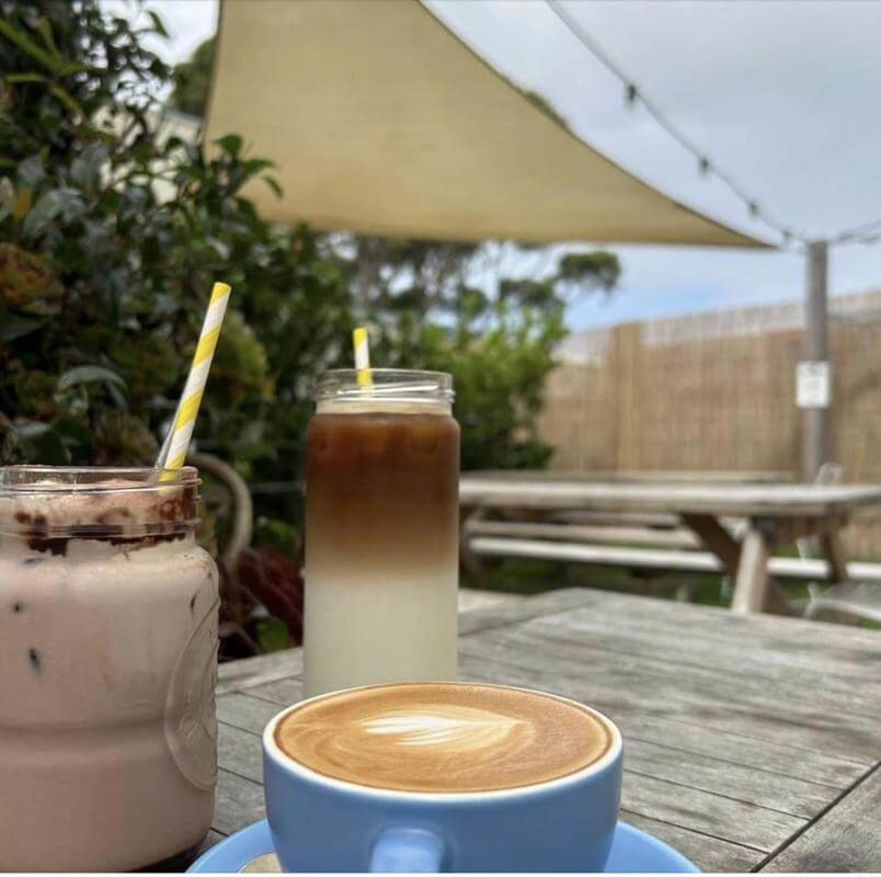 PIZZA AND BURGER LICENSED  BISTRO - HIGH TURNOVER