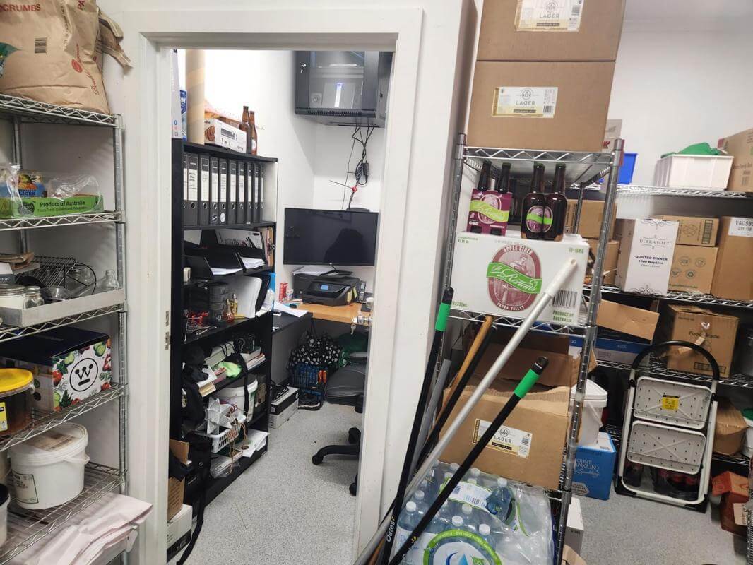 Award winning Greek Soulaki Bar & Grill Yarra Valley trades 4 days only and taking $23000 PBA