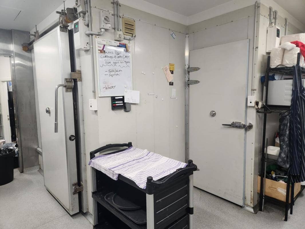 Award winning Greek Soulaki Bar & Grill Yarra Valley trades 4 days only and taking $23000 PBA