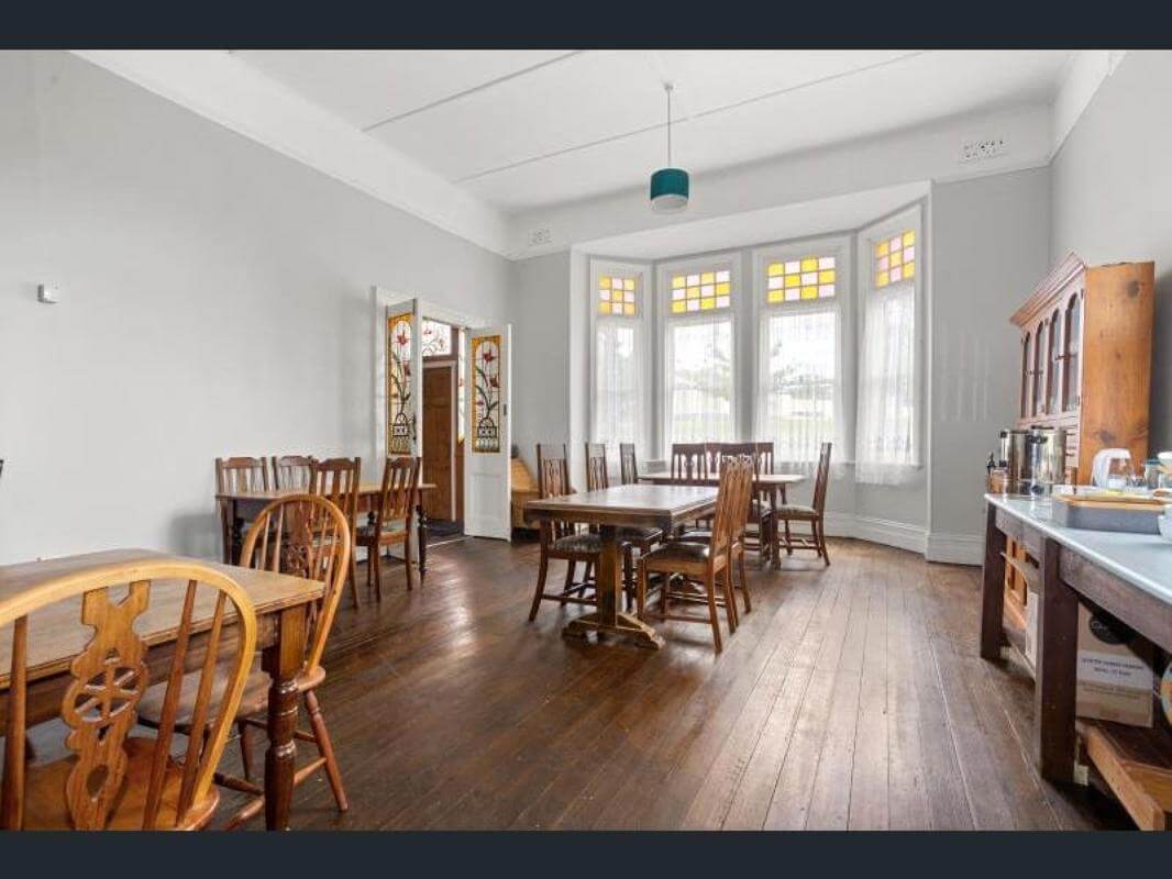 Freehold Passive Investment, Experienced Tenant, Long Lease, 8.5% Net Return from year 2