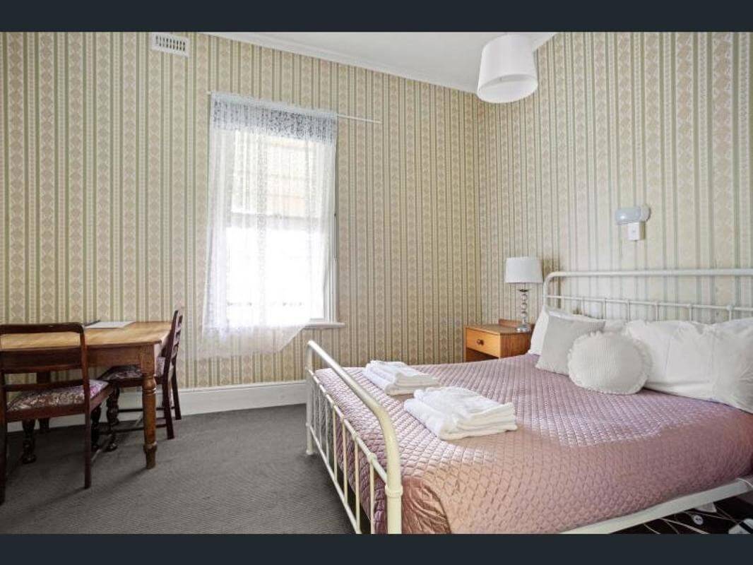 Freehold Passive Investment, Experienced Tenant, Long Lease, 8.5% Net Return from year 2