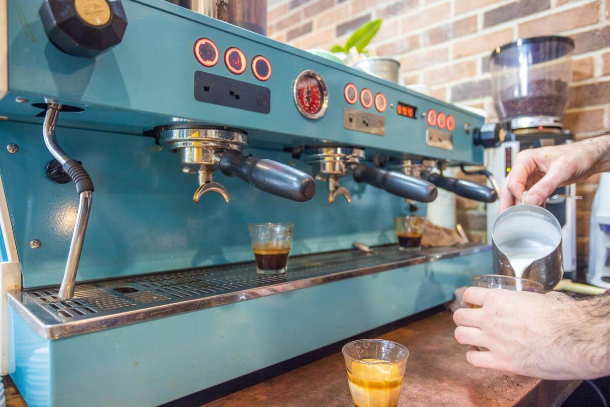 UNDER MANAGEMENT | CAFE | MAS