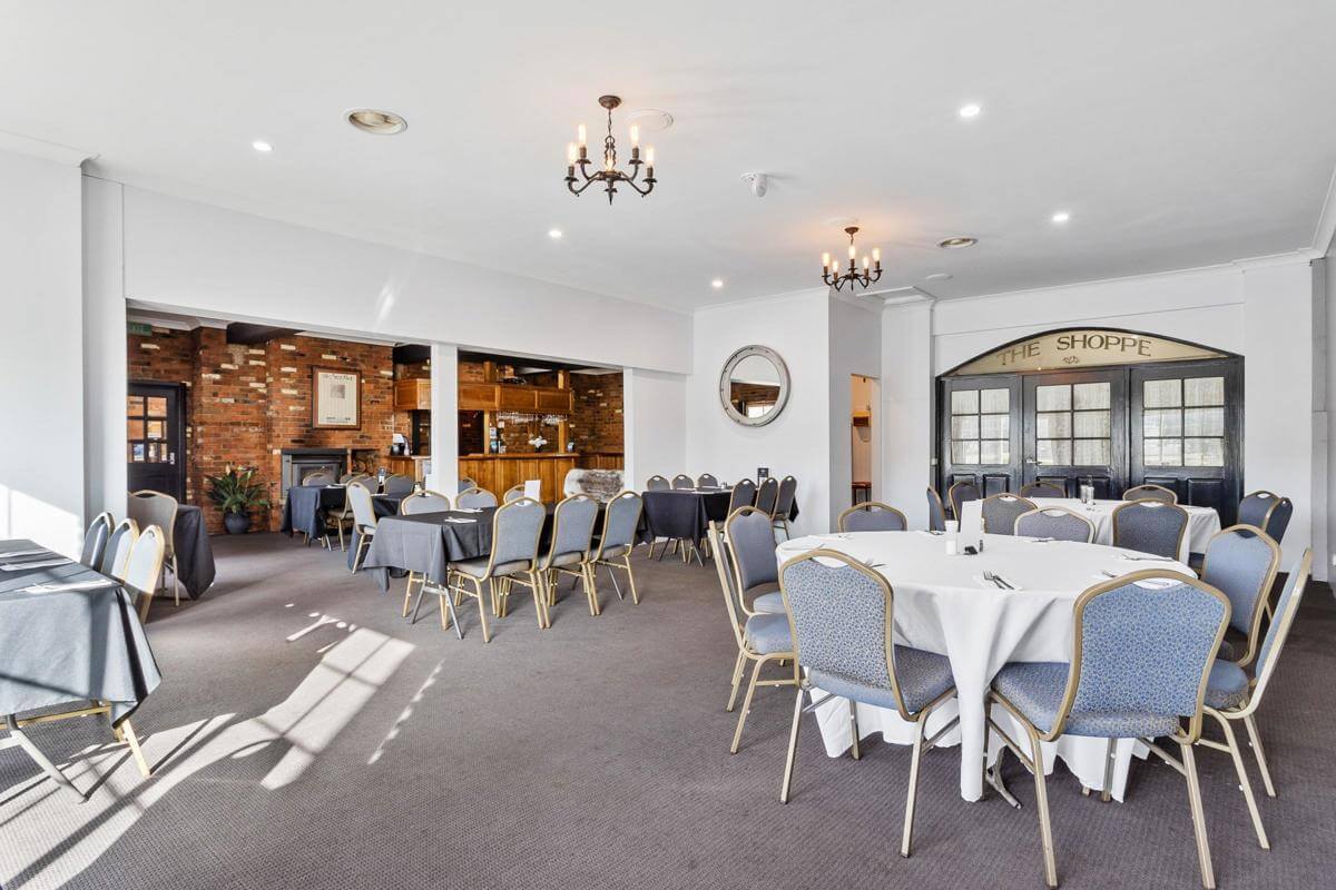 Huntington Tavern, 30 year lease Offers Over$99,500+sav