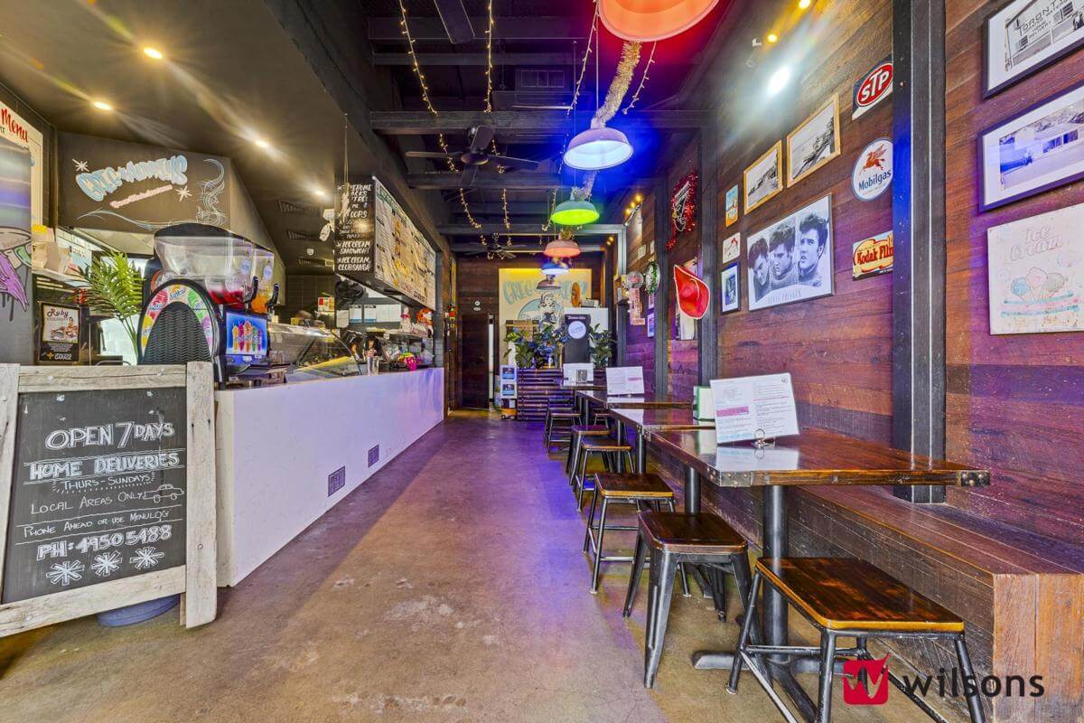 Retro themed Ice cream café & burger bar