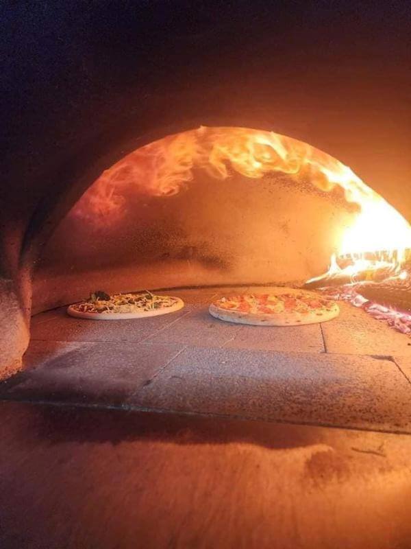 Business Under Contract St Helens No 1 Woodfired Pizza