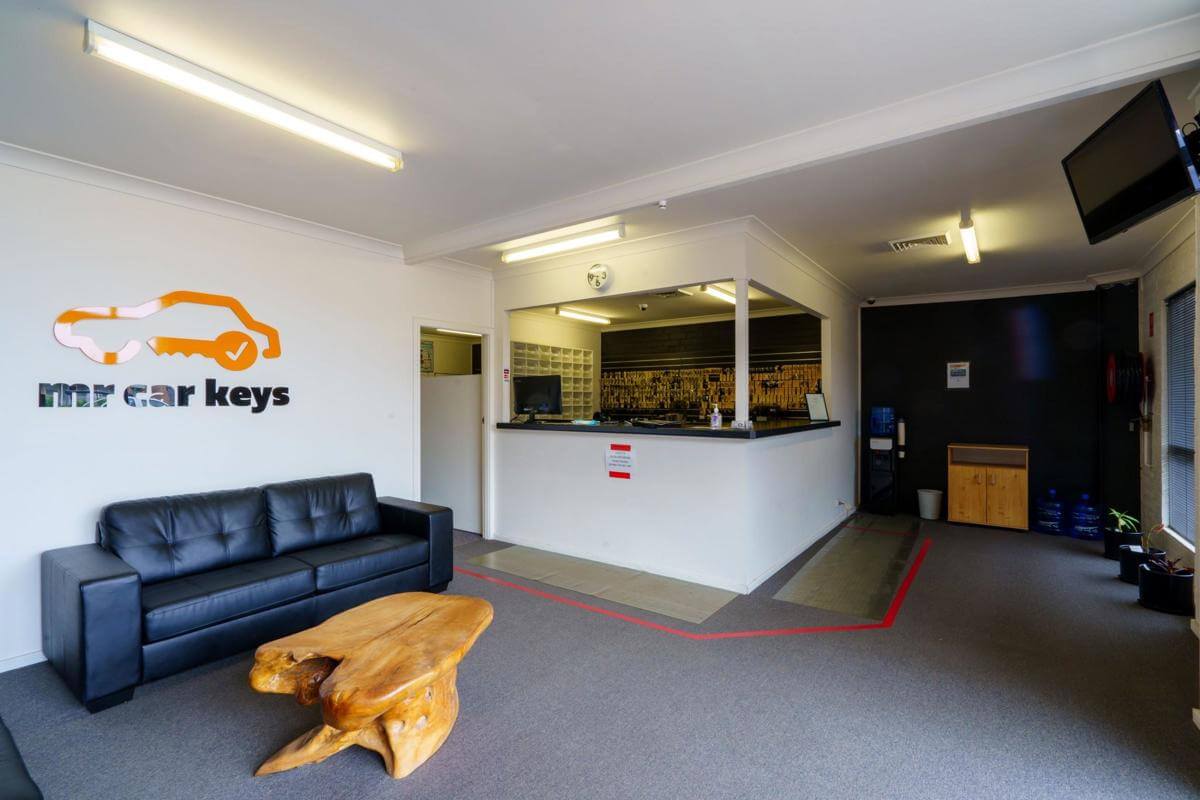 Key cutting and coding automotive  fully managed