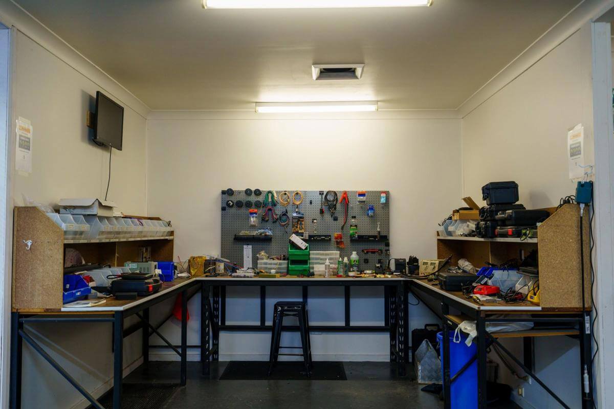 Key cutting and coding automotive  fully managed