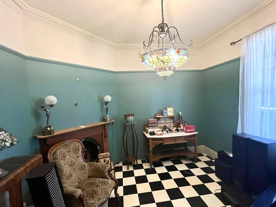 FHGC Aus Post Profitable Lifestyle Business Inc 3BR Home and Studio Work Mon to Fri No Deliveries