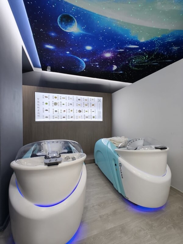 (Expired)新加坡AI智能机器人洗头机