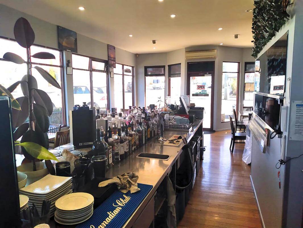 Exceptional Million $ T/O Restaurant Cafe Takeaway, Netting $277k by EOI Very Motivated Vendor