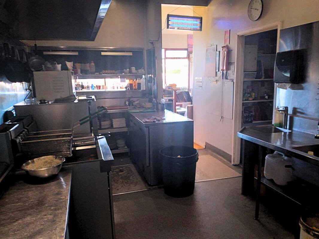 Exceptional Million $ T/O Restaurant Cafe Takeaway, Netting $277k by EOI Very Motivated Vendor