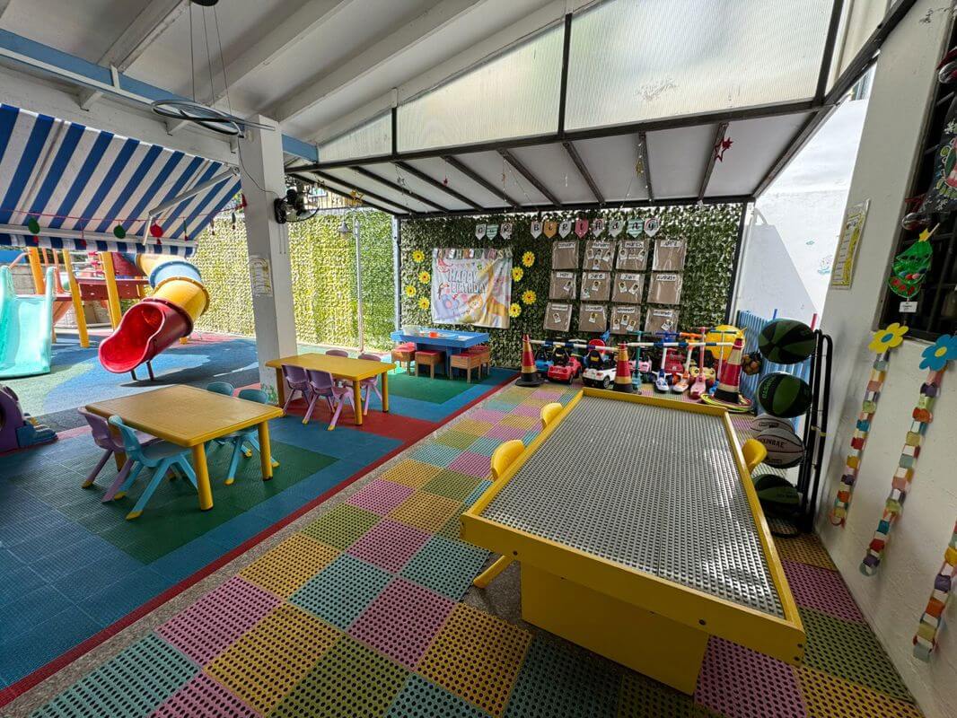 (Sold) Rare 2 Storey Semi-D Childcare In Sembawang For Takeover